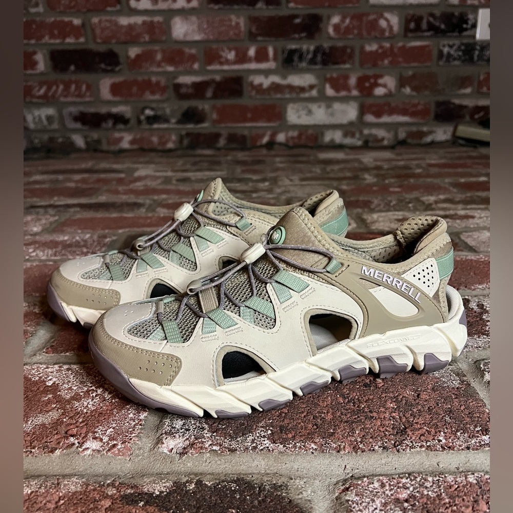 NWT Woman’s Merrell Maipo Explorer Sieve Greige Sandal